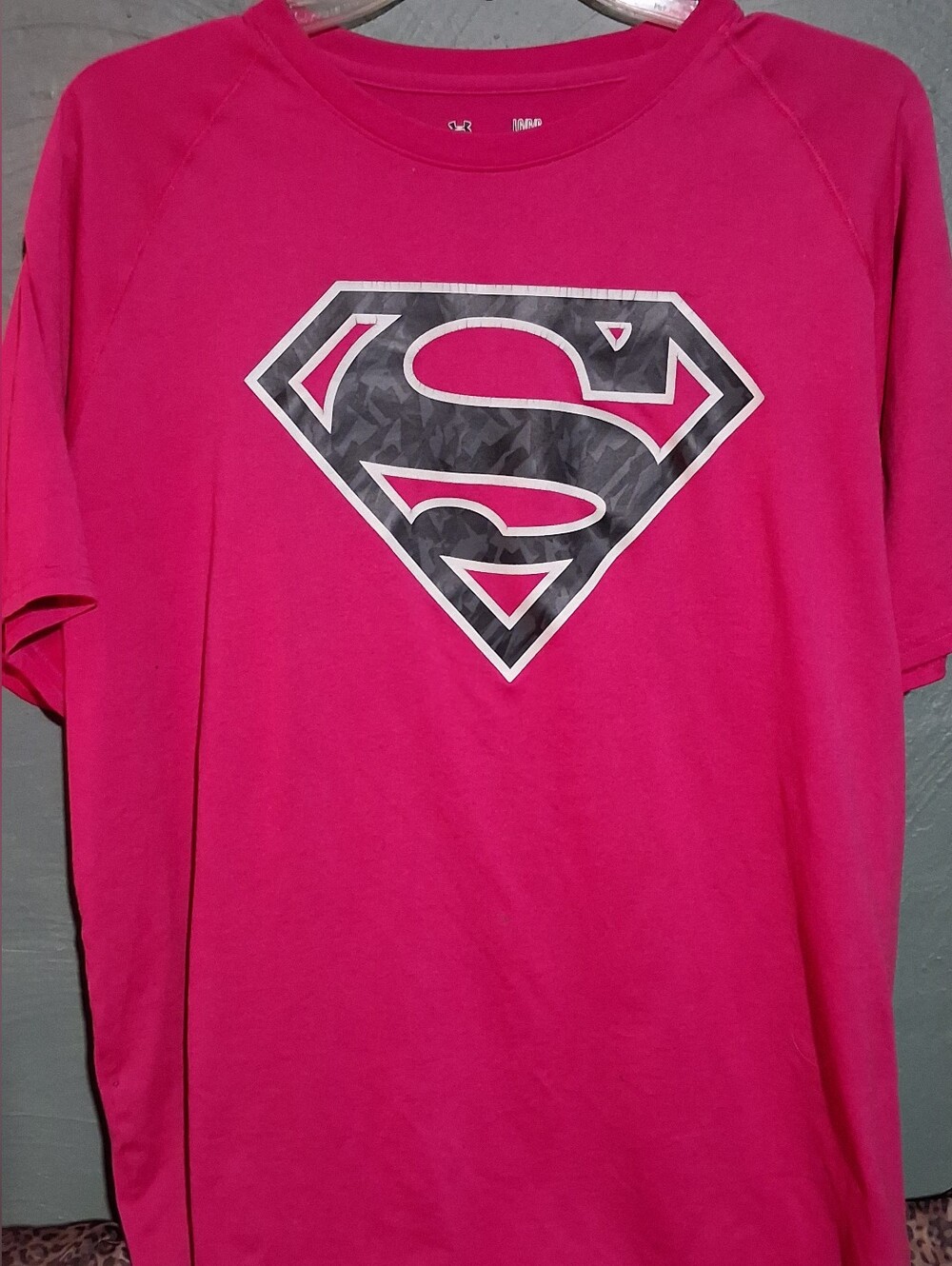 Under Armour Bright Pink Loose Heatgear Tee Womens With Superman/girl Size Large
